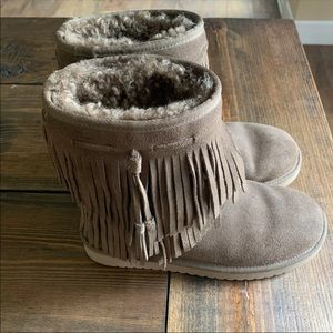 Kookaburra by UGG fringe boots US8